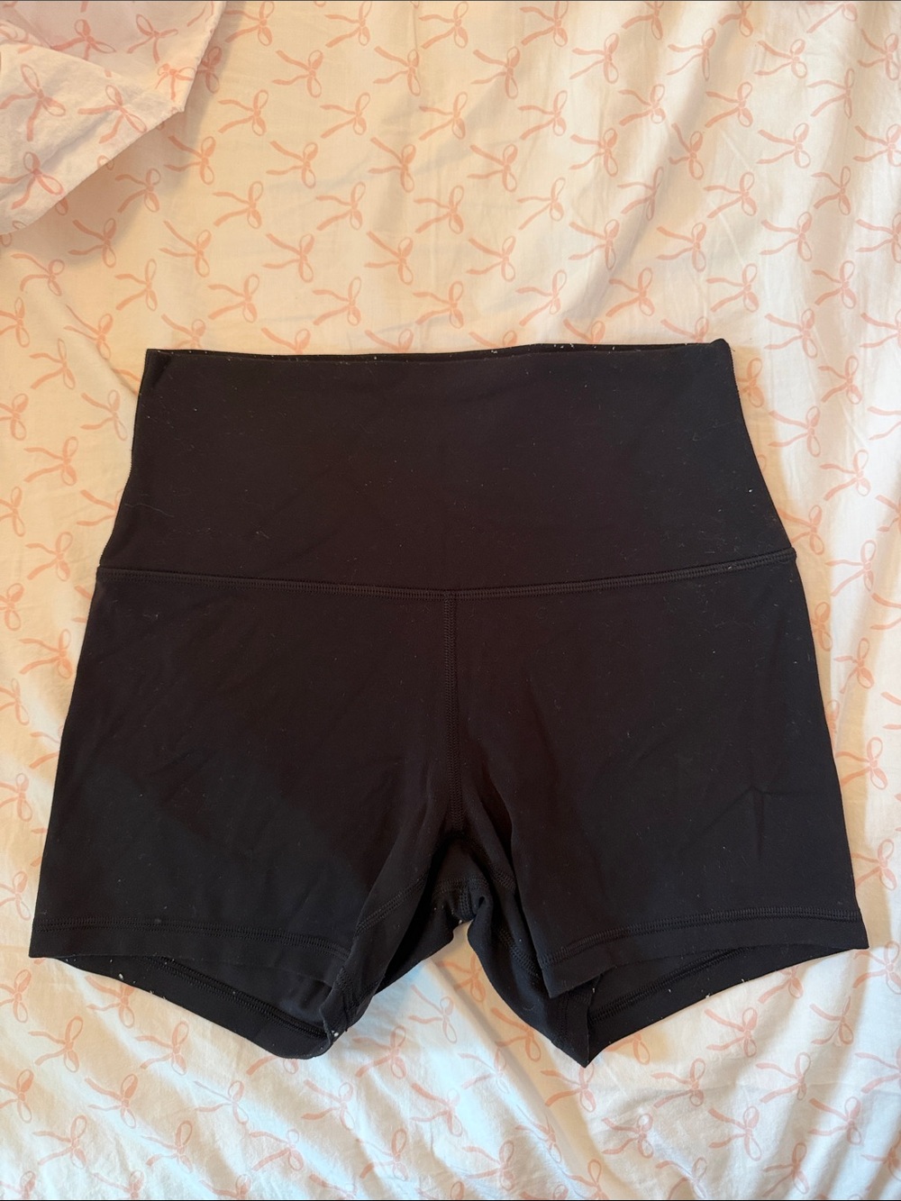 Black Lululemon Align Shorts 4”
